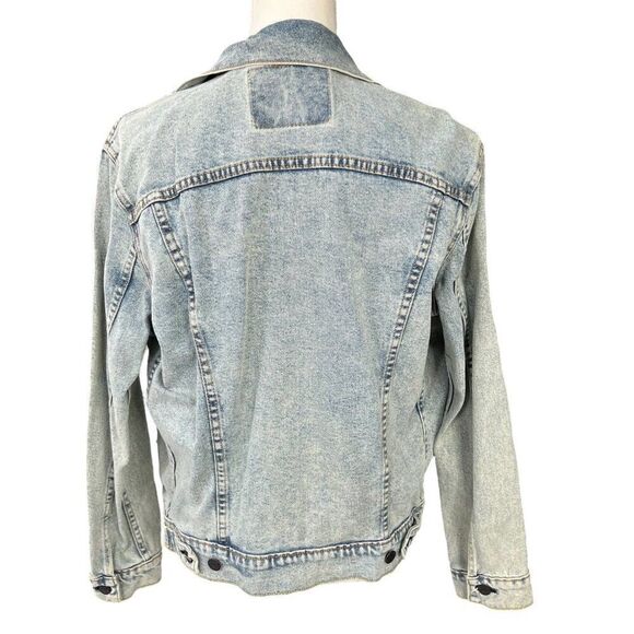 Levi's Women's Light Wash Trucker Denim Jacket Size Small - Picture 3 of 10